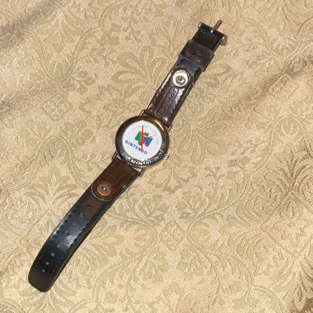 Nintendo 64 1996 Launch watch